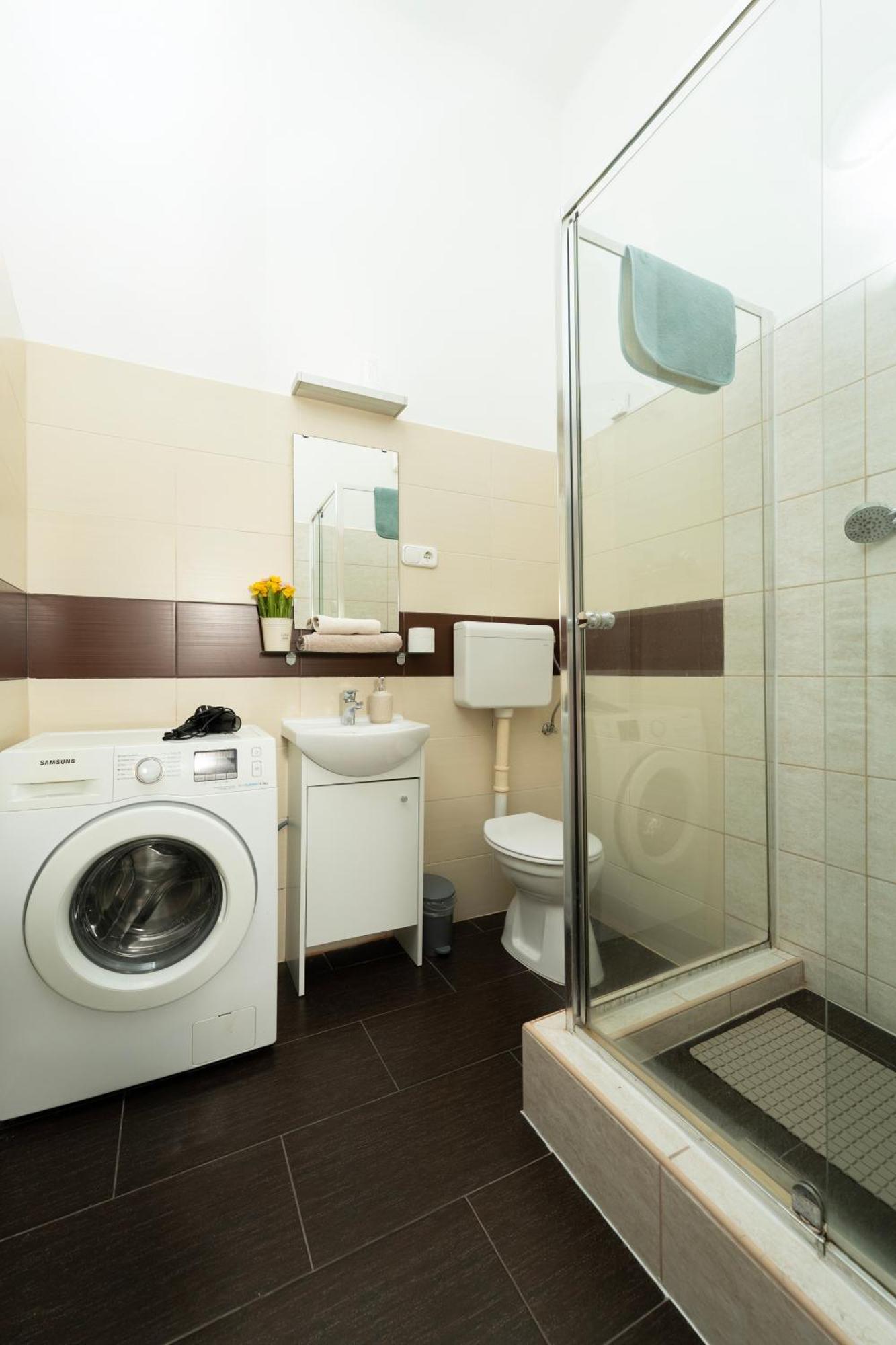 Bakats Square Premium Apartment With Ac Budapest Exterior photo